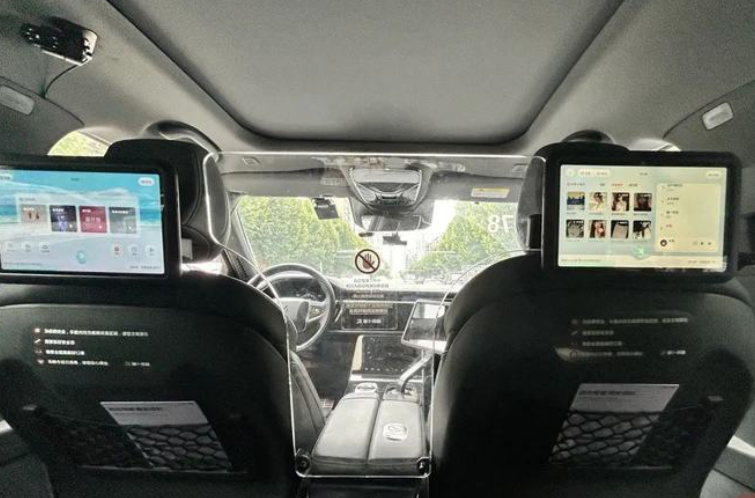 百度旗下自動駕駛無人的士「蘿蔔快跑」獲內地計劃立法規管而推動發展(網上圖片)