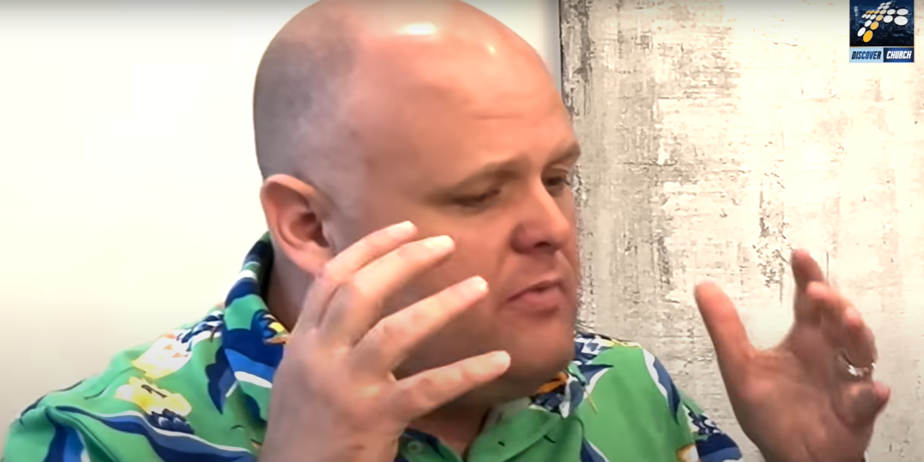 比格斯被指「神預言」特朗普遇刺大難不死,並稱特朗普將當選總統。(互聯網)