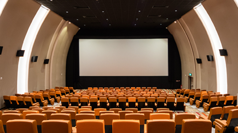 MCL Cinema(洲立影藝)公布,由於租約期滿,位於南區鴨脷洲海怡半島的MCL海怡戲院因租約期滿,將於8月1日起結束營業