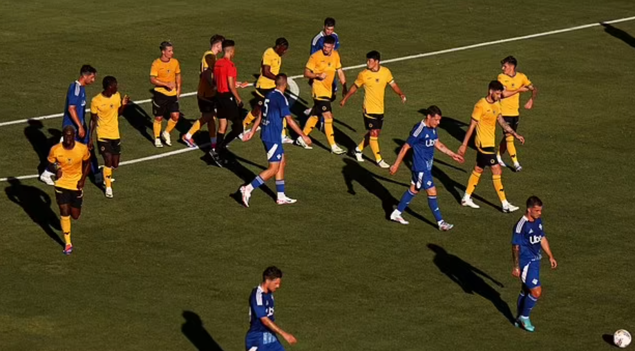 英超狼隊7月於西班牙進行集訓,友賽意甲升班馬科木期間發生種族歧視事件(網上圖片)