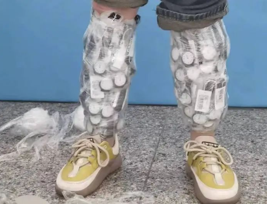 女子雙腳綁80隻Casio錶福田口岸斷正(中國海關總署)