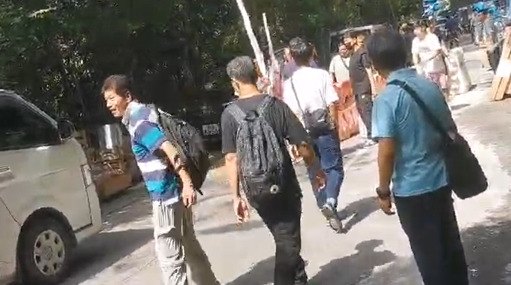 港島西半山寶珊道28號地盤項目,一批玻璃幕牆工人不滿被拖欠薪金(香港建造業總工會影片截圖)