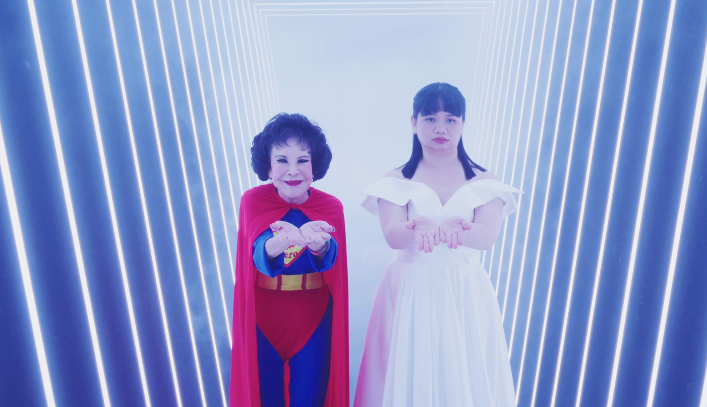 薛影儀孖住黃夏蕙為新歌《到底邊度有真相?》拍攝MV。