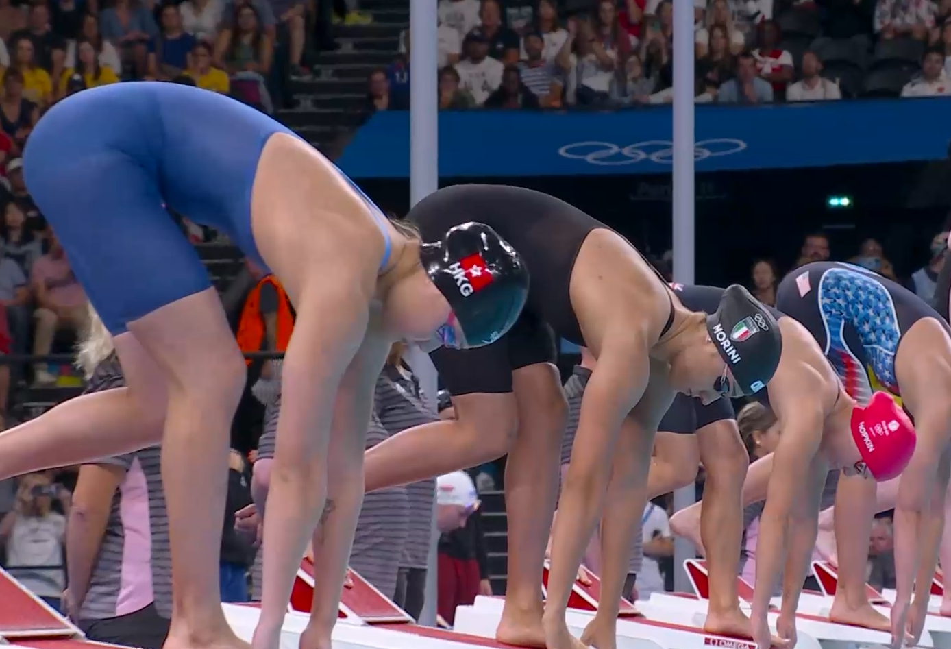 香港隊出戰女子4x100米自由泳接力預賽。(直播截圖)