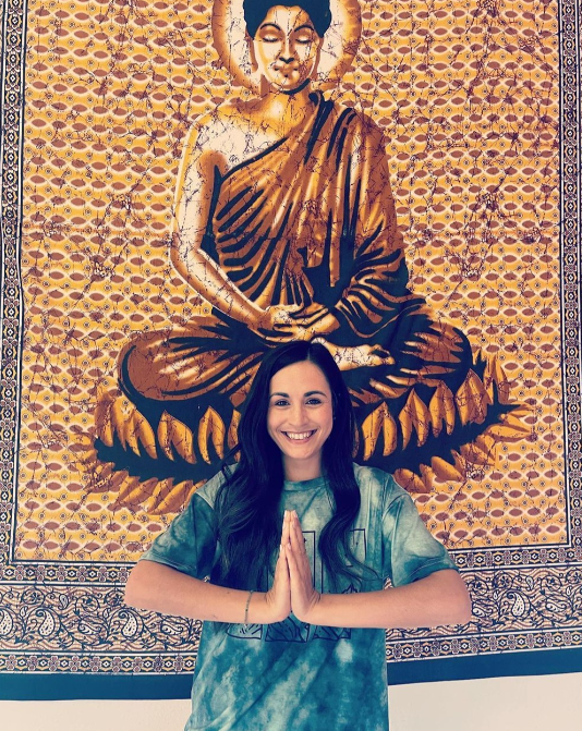 瑜伽導師Leanne Lucas為救學生捱斬。(互聯網)