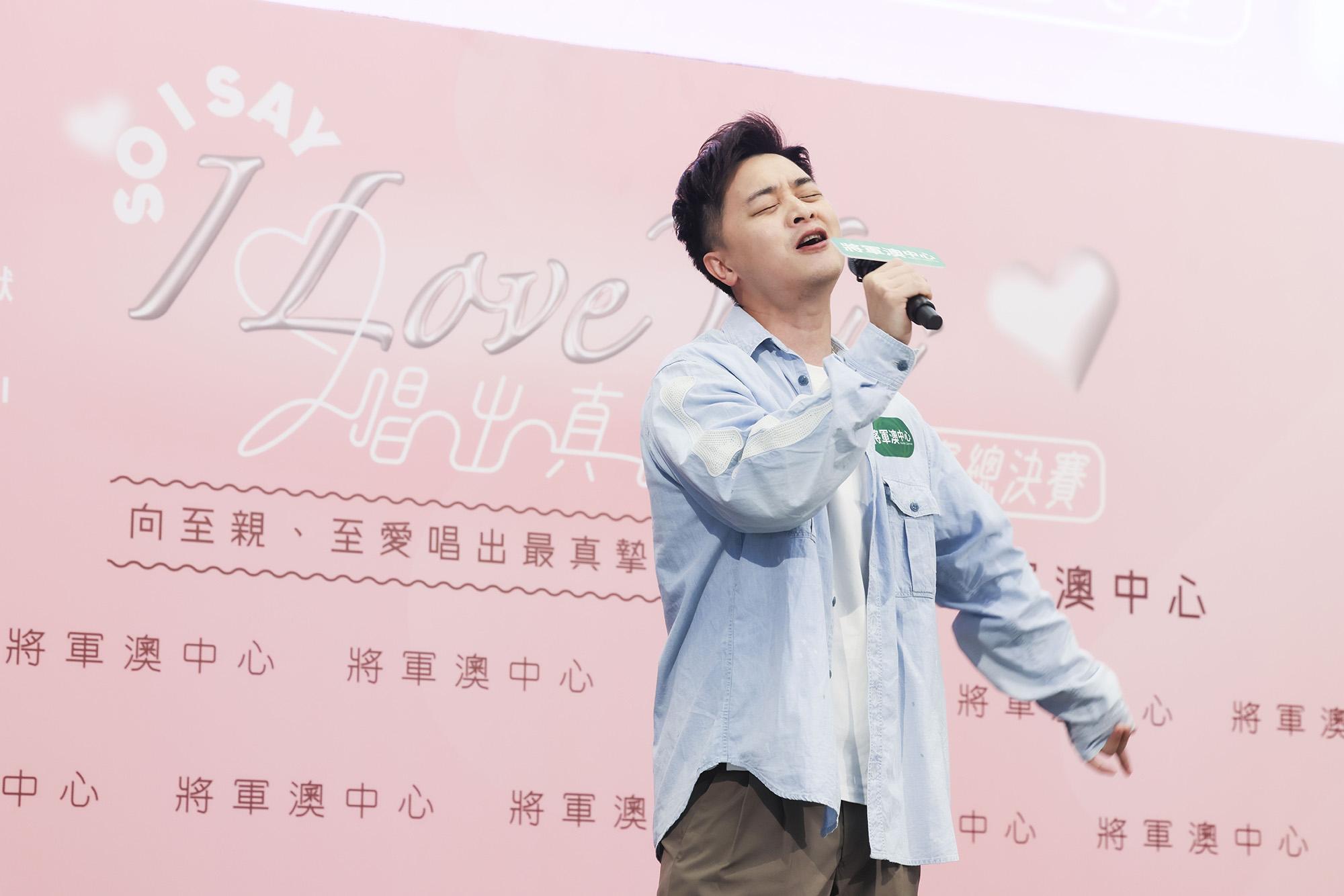 譚輝智原來很喜歡唱慘情歌。