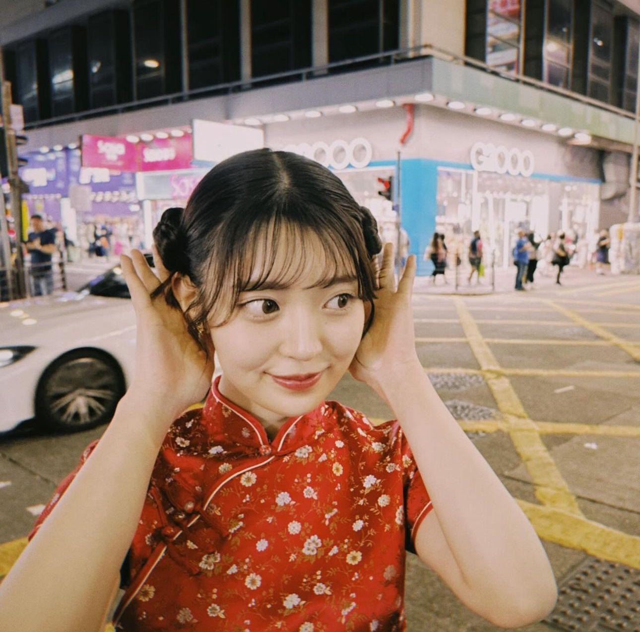 阪口珠美穿上旗袍扮成中國娃娃look。