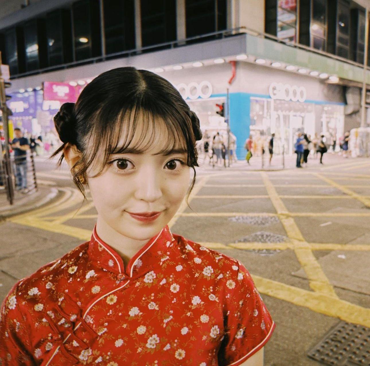 阪口珠美置身旺角鬧市留倩影。