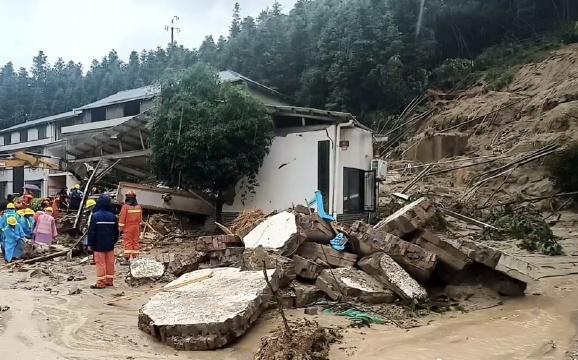 目前現場已清理完畢,搜救工作結束。(微博)