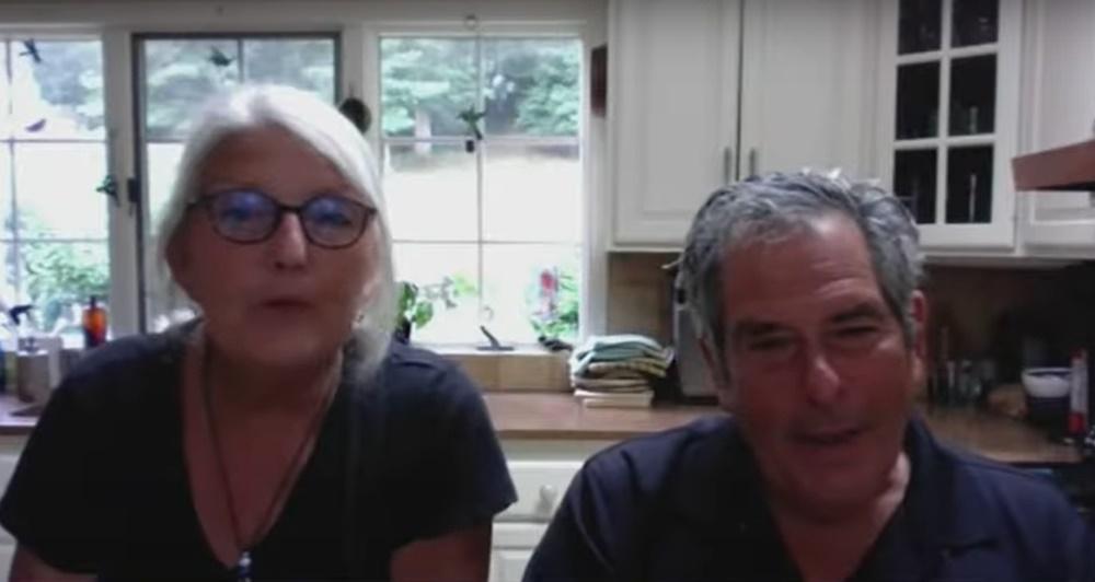 Cynthia Levine與丈夫Jeff Levine。(YouTube)