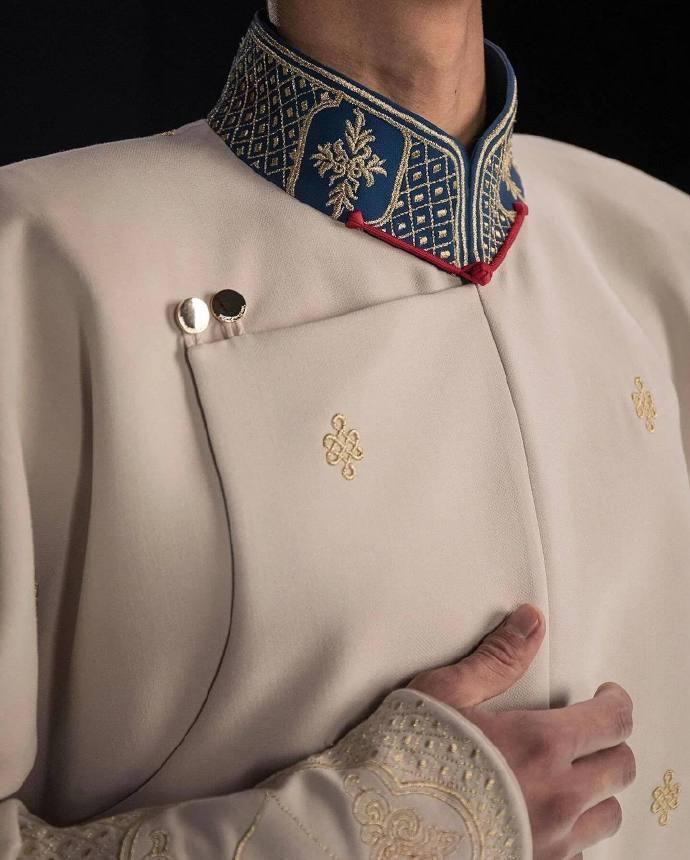 根據蒙古國家奧委會表示,製作該些服裝歷時3個月,每一件服裝做工都得耗費20多個小時。(IG)