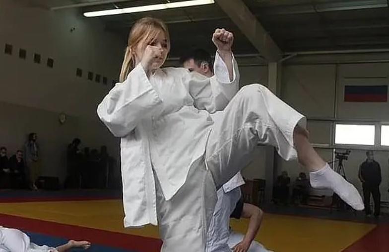 Alisa Irinina是俄羅斯比爾戈羅德地區的綜合格鬥冠軍。(網上圖片)