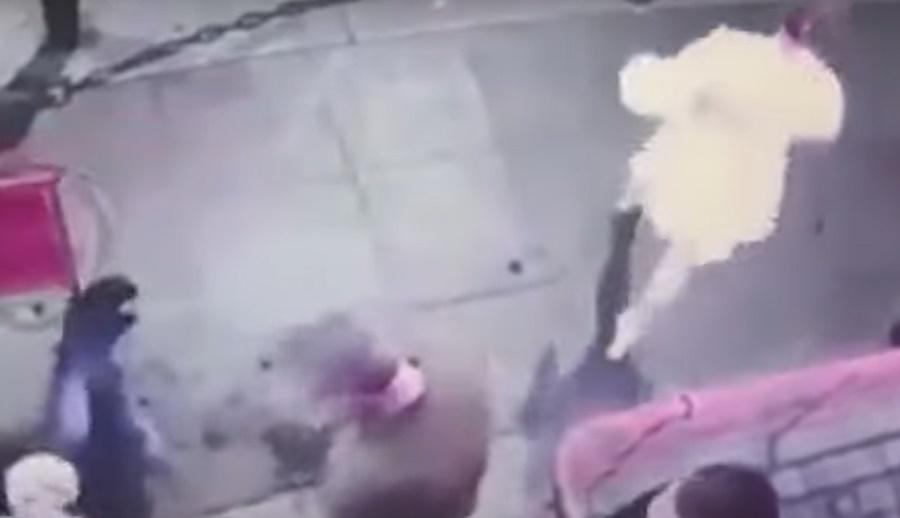 Alisa隨即轉身瀟灑離開。(YouTube)