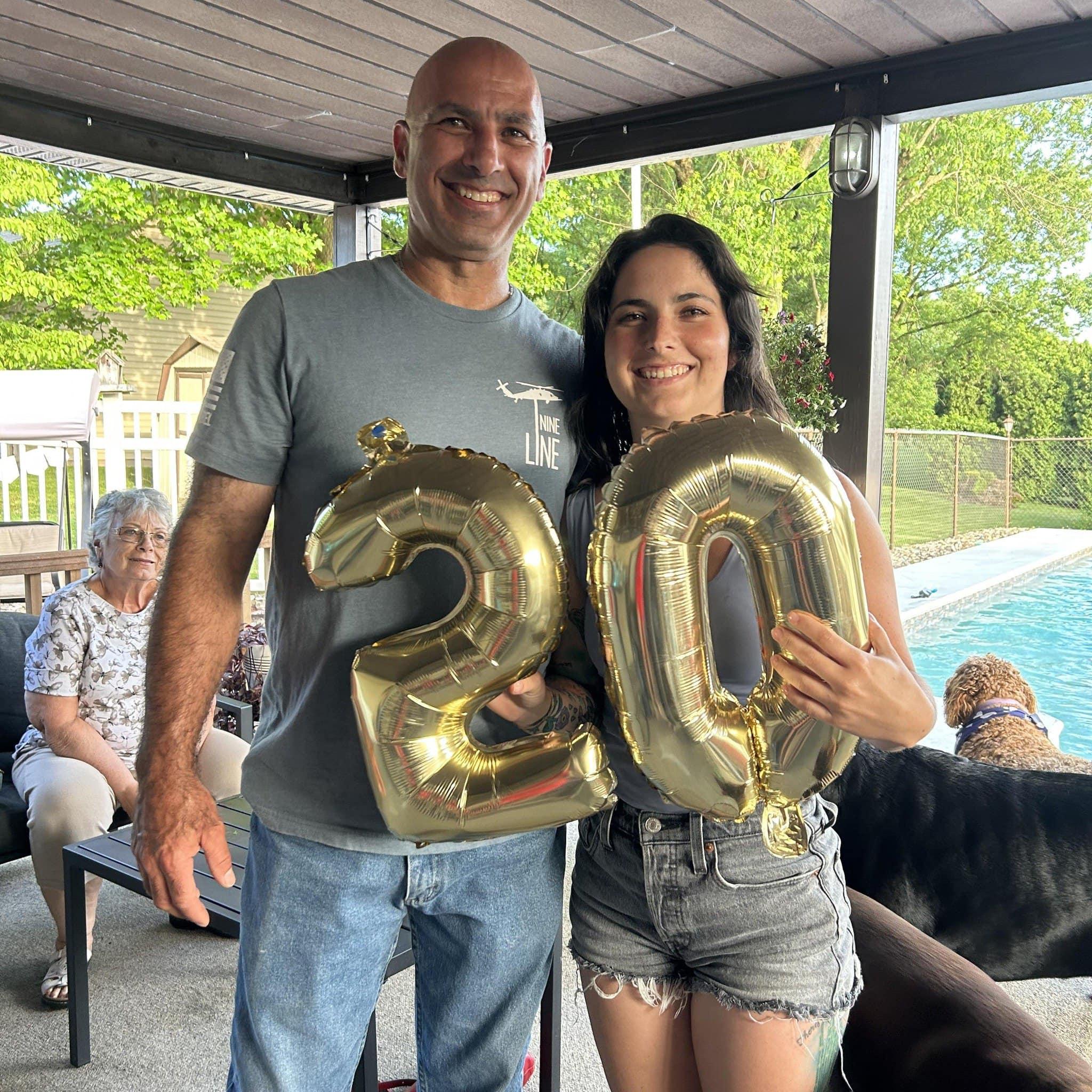 Corey Comperatore與女兒Allyson合照。(X)