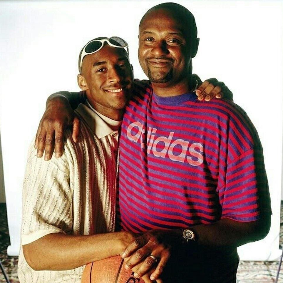 傳高比拜仁的父親Joe Bryant因為嚴重中風過世。(X)