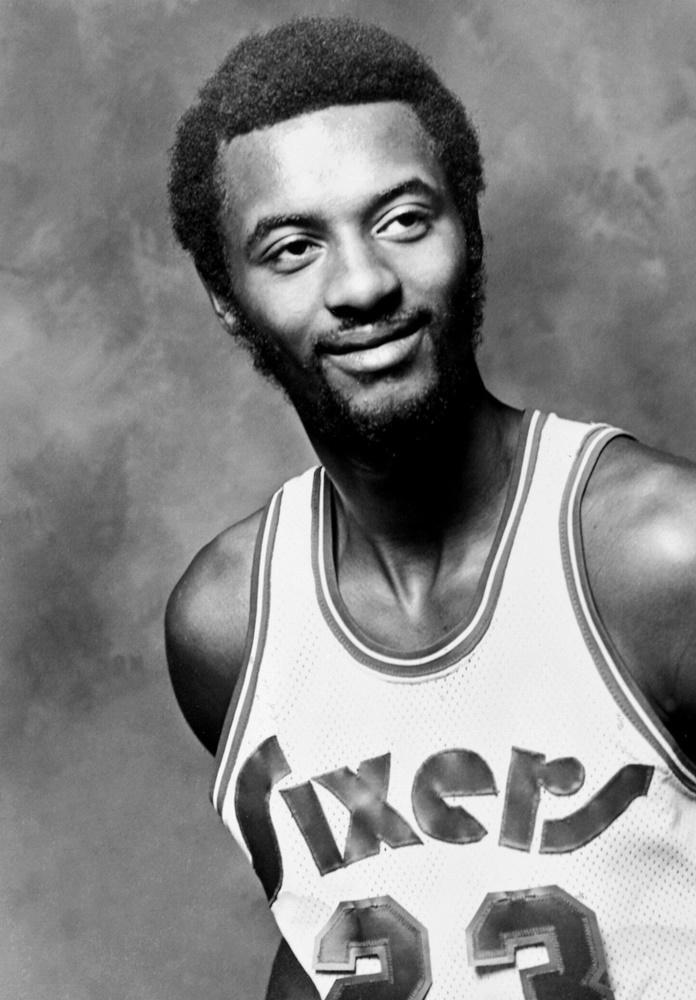 Joe Bryant過去是NBA球星。(X)