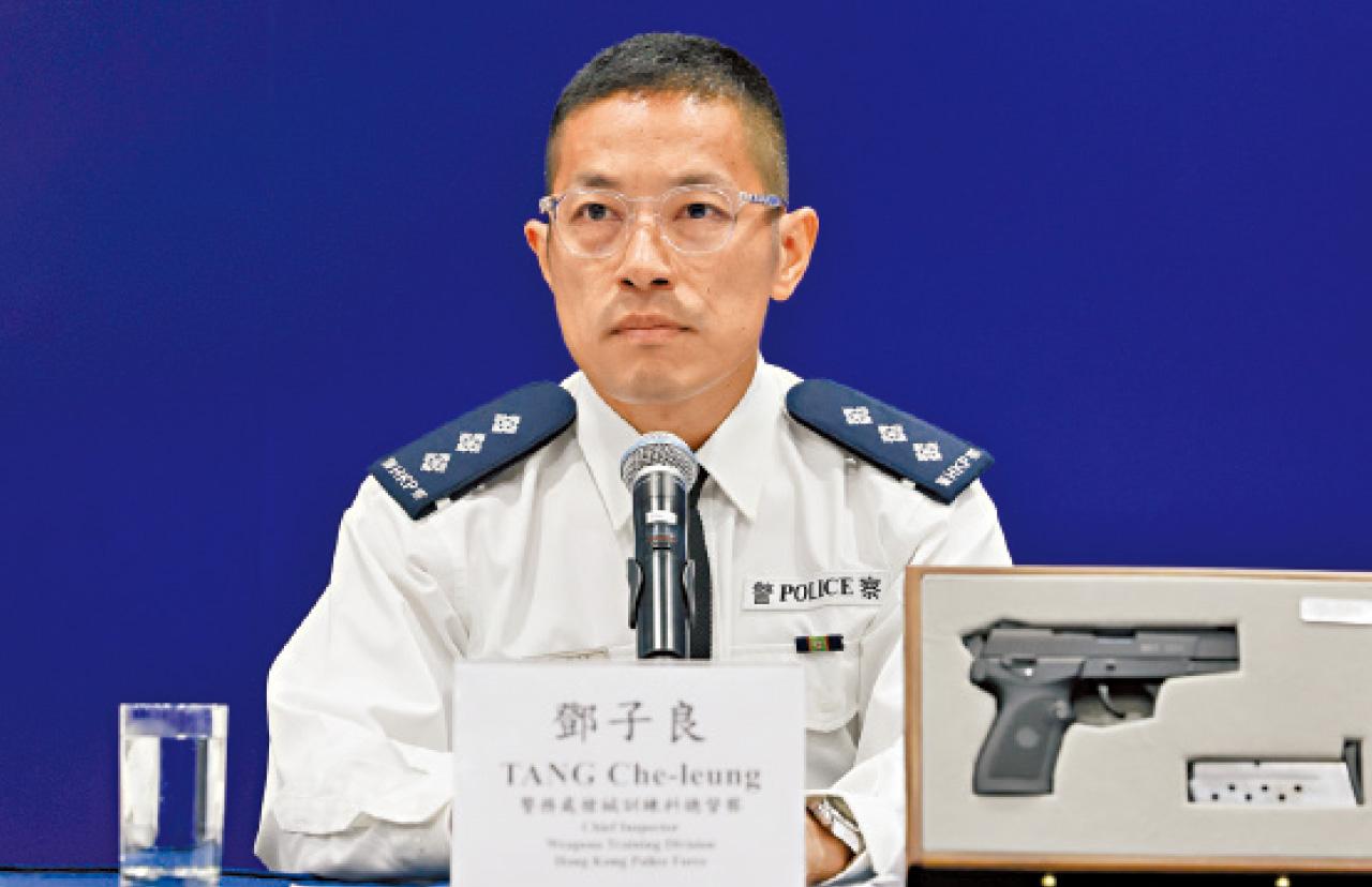 警務處槍械訓練科總督察 鄧子良 手槍