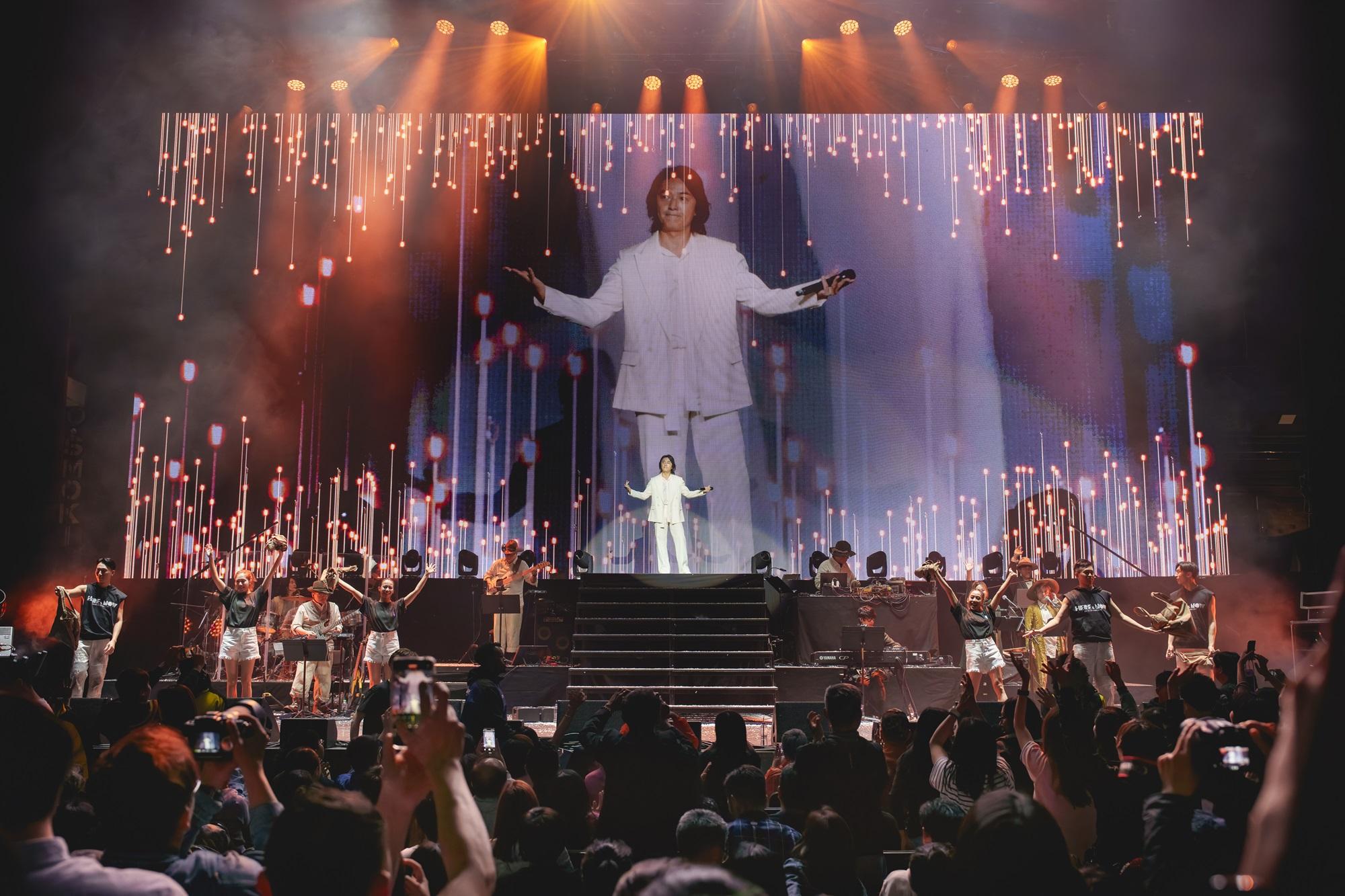 鄭伊健於倫敦舉行「HERE & NOW EKIN IN CONCERT 2024 LONDON」巡迴演唱會。