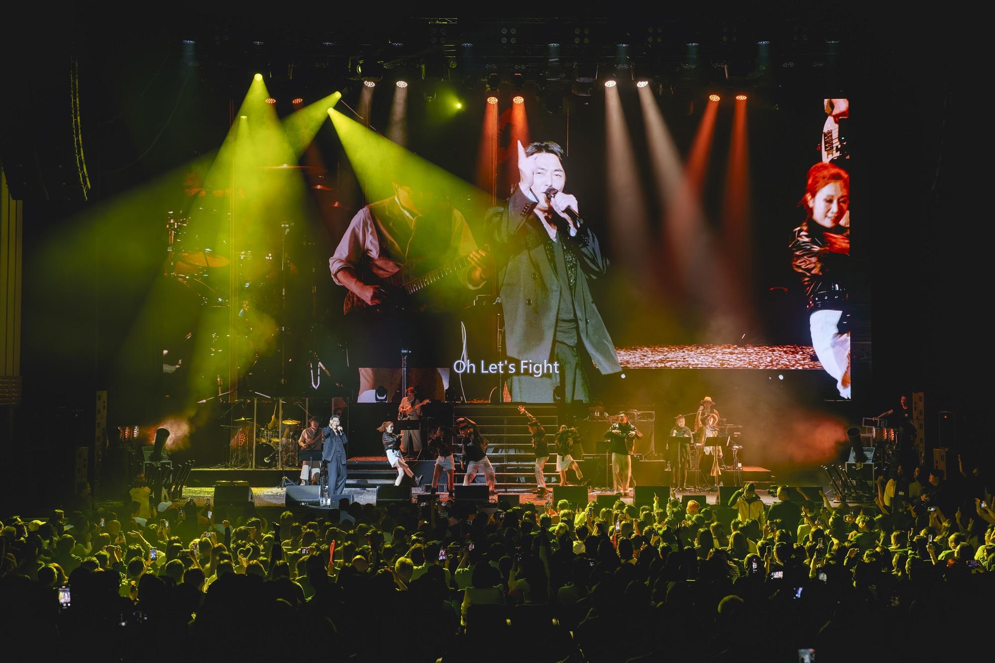 鄭伊健於倫敦舉行「HERE & NOW EKIN IN CONCERT 2024 LONDON」巡迴演唱會。