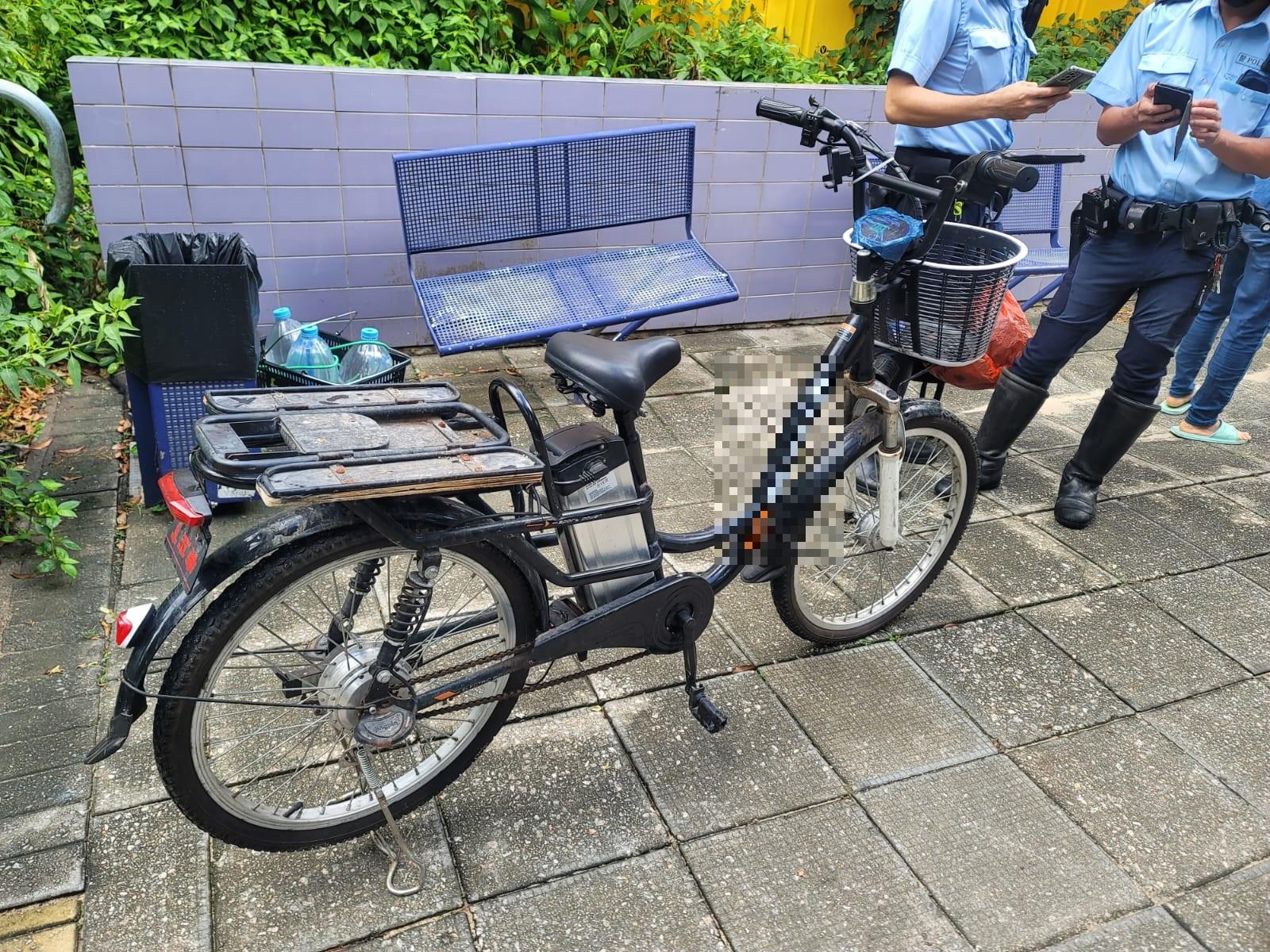 警方扣查5輛涉案電動可移動工具。(警方提供)