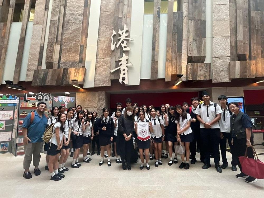 高中課程中設旅遊與款待一科,學生可以到辦學團體香港基督教青年會的酒店及餐廳進行實習。