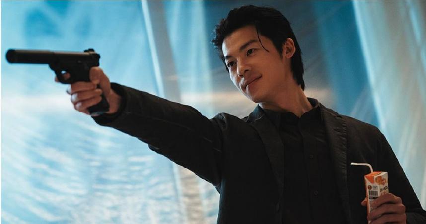 許光漢首次接拍韓劇,扮演暗黑殺手。