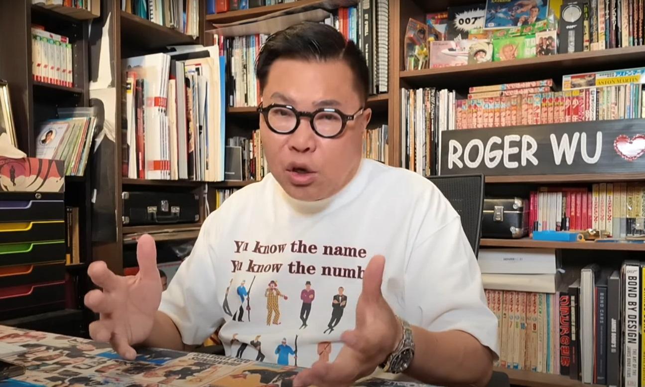 芭堤雅雙排車意外|胡慧冲稱坐雙排車「膽戰心驚」,車上無安全帶,乘客須抓緊旁邊的鐵支。(網上截片)