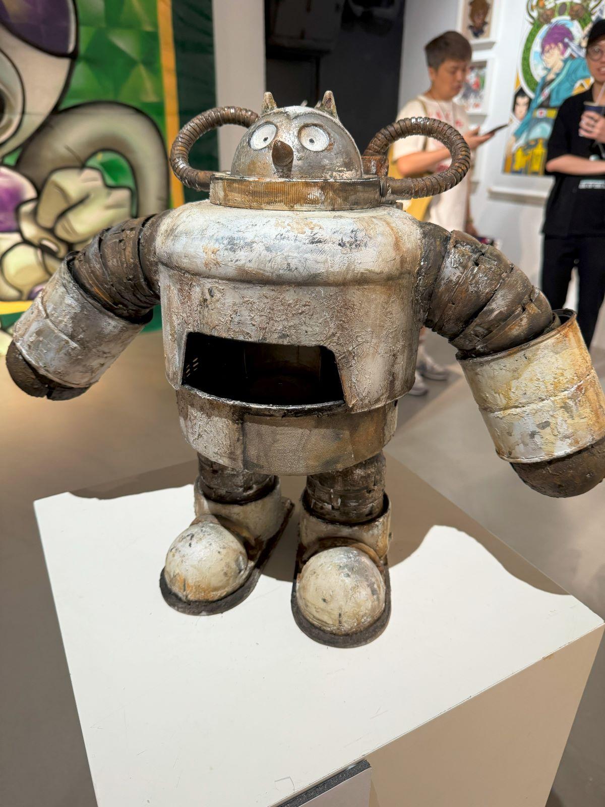 他們以充滿個人風格的形式創作,以繪畫、立體雕塑、多媒體、紋身及塗鴉等不同媒介,表達對鳥山明的懷念及謝意。