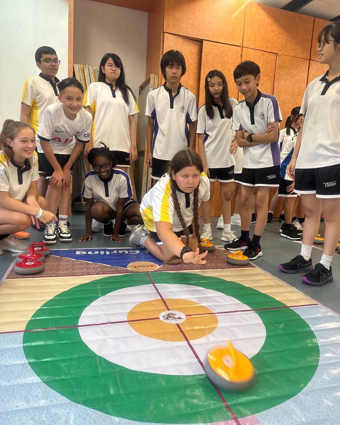 該校在每年的十月,會舉行一個名為「全方位學習周」學生活動,中一至中三的同學參加三日兩夜的露營。