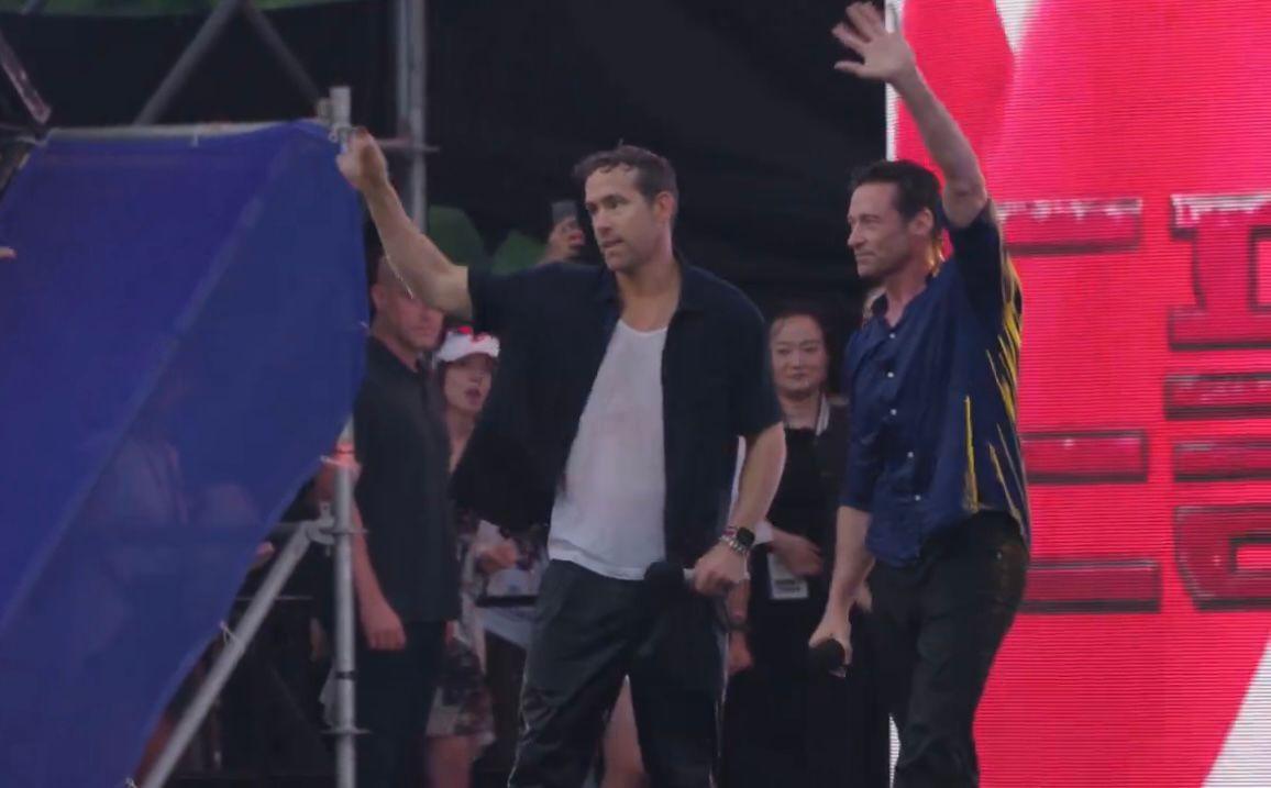 賴恩雷諾士、曉治積曼驚喜站台。