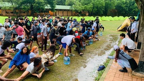 該校在每年的十月,會舉行一個名為「全方位學習周」學生活動,中一至中三的同學參加三日兩夜的露營。