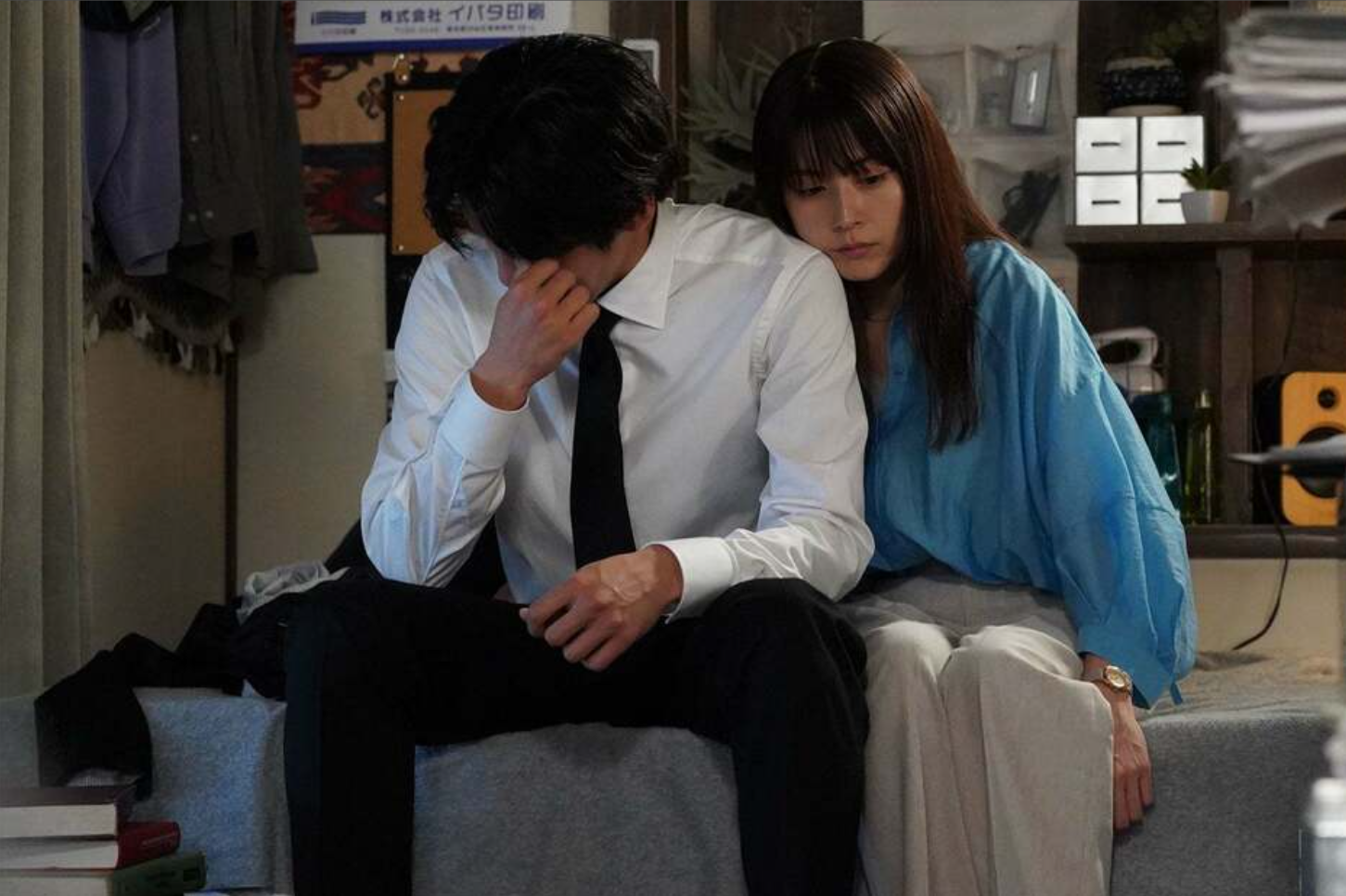 目黑蓮與有村架純在劇中扮演情侶。