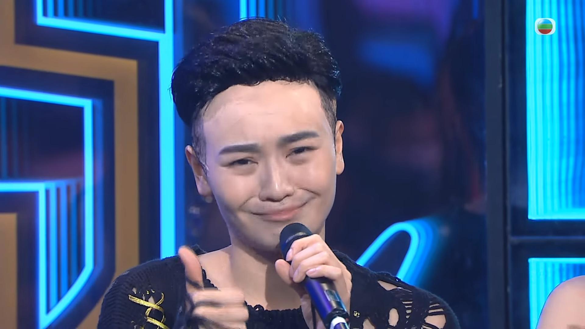 關嘉敏嘅演出,似到十足十之餘,仲要勁有娛樂性,無敵!難得佢又完全放低咗靚女包袱,咩核突表情都夠膽做,勁!