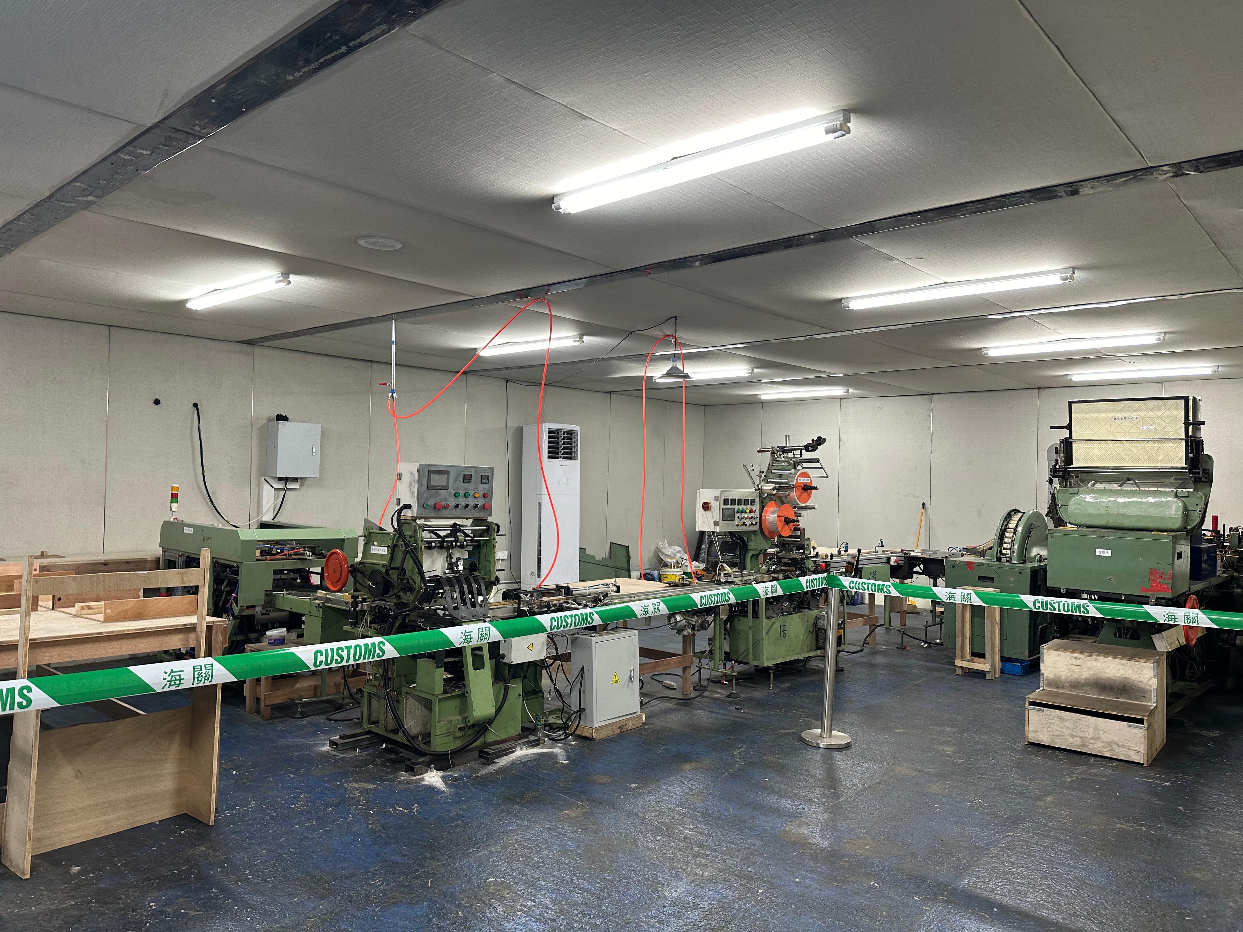 香港海關搗破歷來首宗地下製煙工場案件