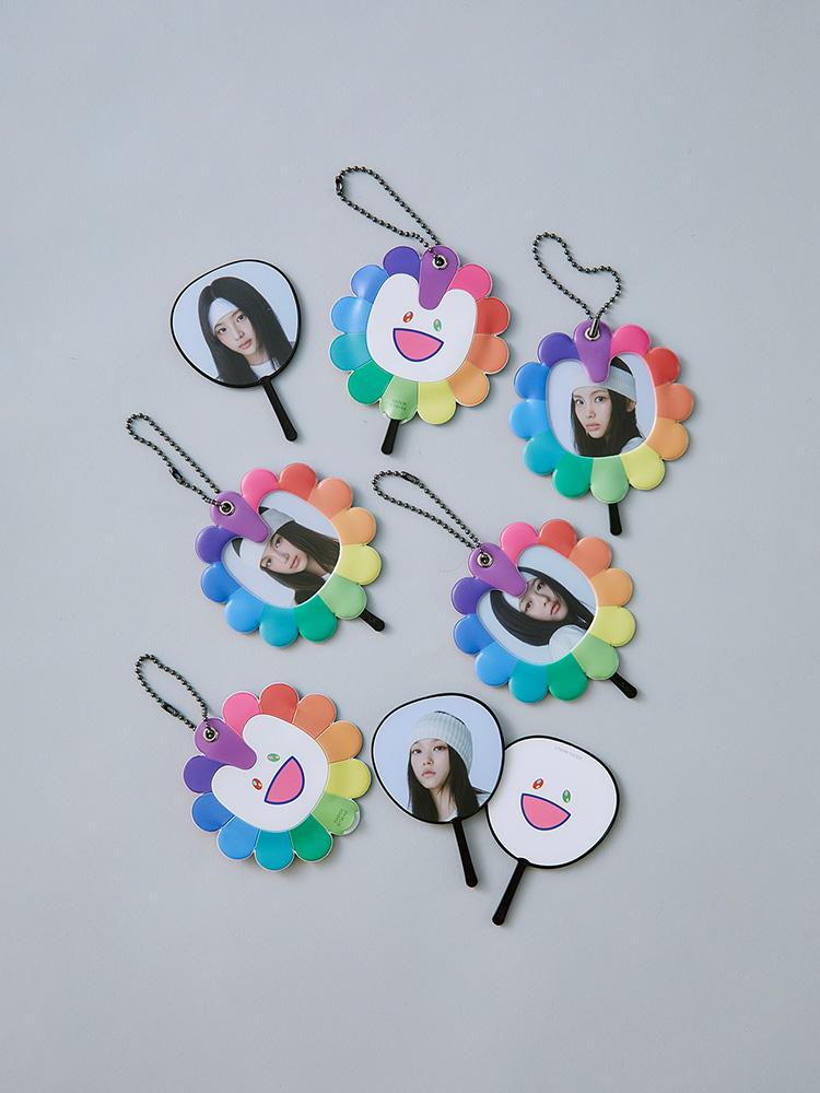 NewJeans x MURAKAMI 扉子吊飾 $99