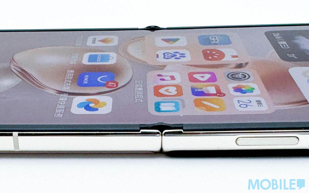 機身開展時基本不察覺主屏摺痕