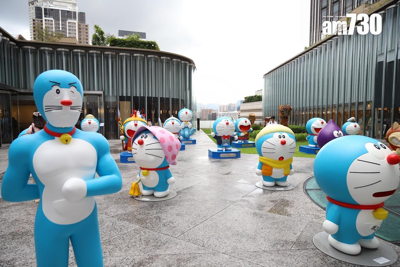 尖沙咀12米高的多啦A夢充氣公仔,今日重新在尖沙咀海濱展出。(資料圖片)