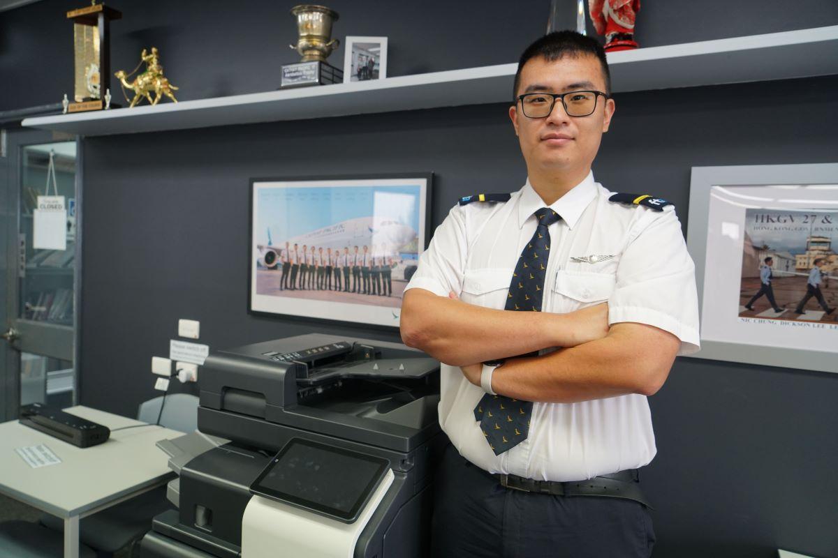 國泰航空|首批內地機師最快12月執勤。(中通社)