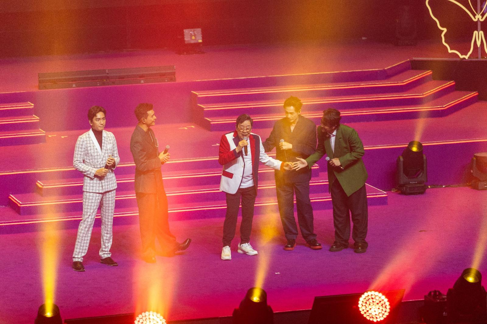 胡楓率四視帝合唱向哥哥致敬。