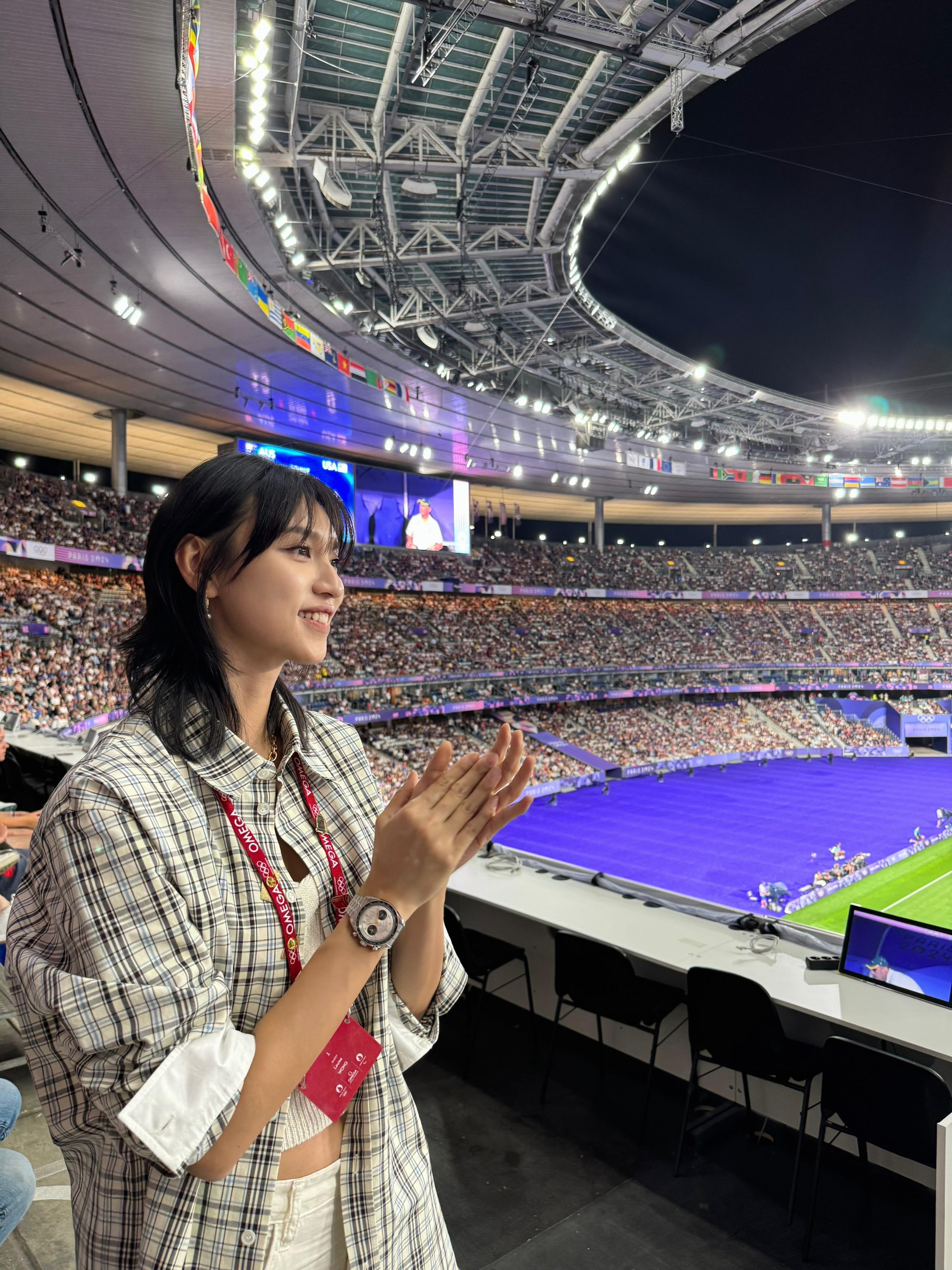 王丹妮在巴黎觀看奧運比賽,為港隊打氣。