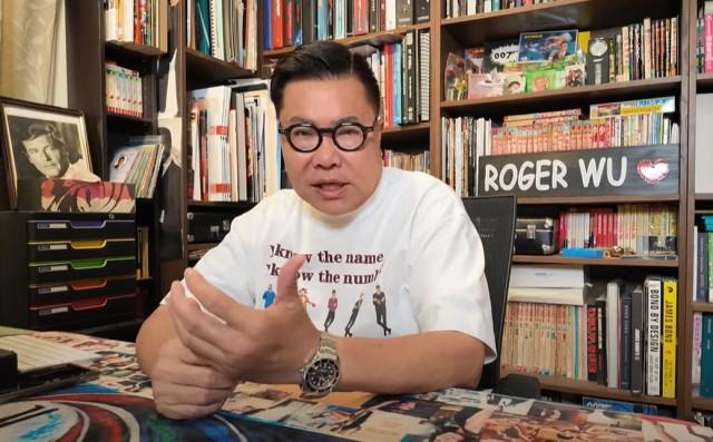 芭堤雅雙排車意外|胡慧冲稱坐雙排車「膽戰心驚」,車上無安全帶,乘客須抓緊旁邊的鐵支。(網上截片)