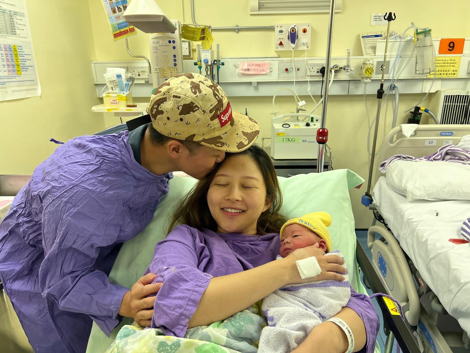 關曜儁報喜,夫妻成功湊成個「好」字!