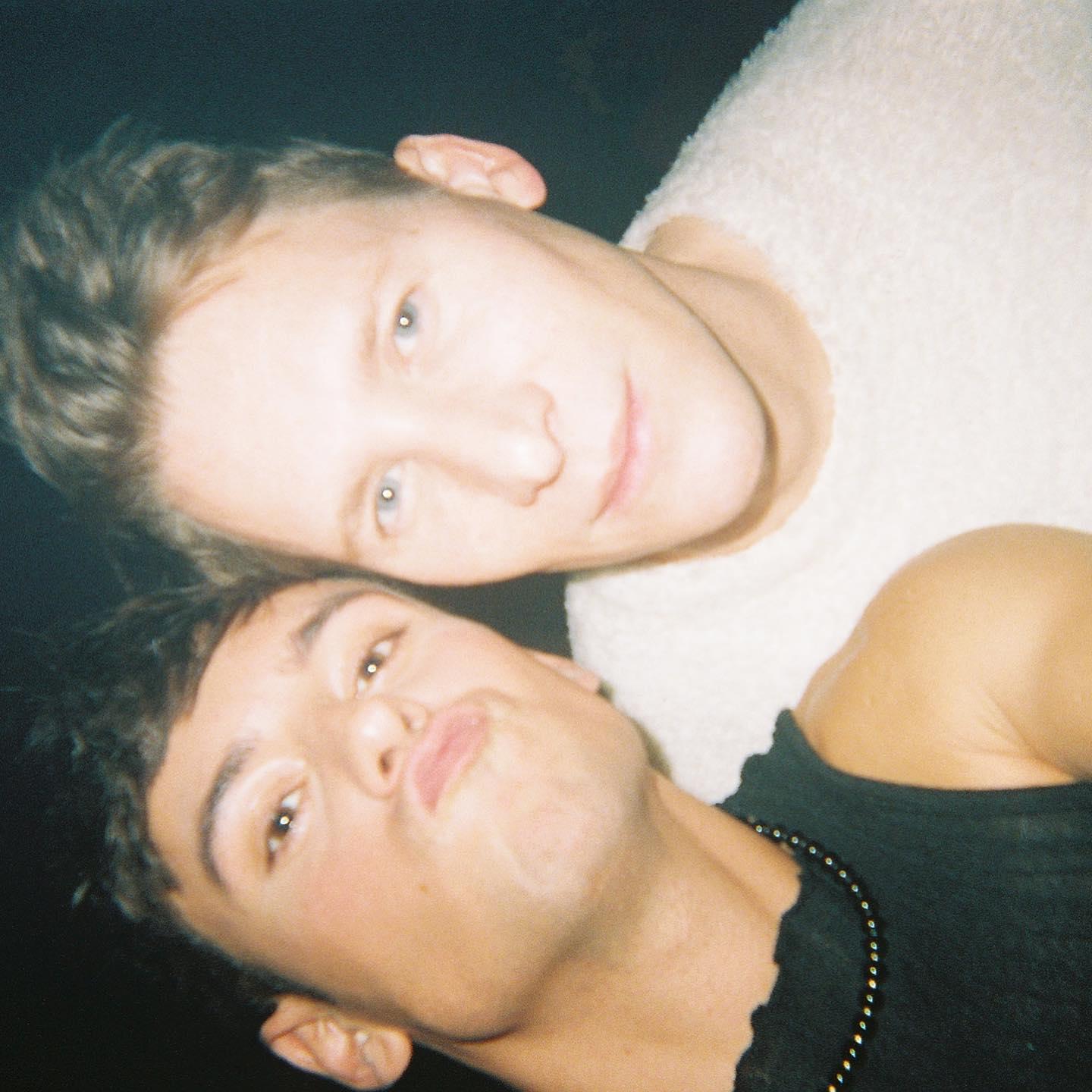 巴黎奧運|英國跳水「神童」戴利(Tom Daley)2017年與知名編劇Dustin Lance Black結婚。