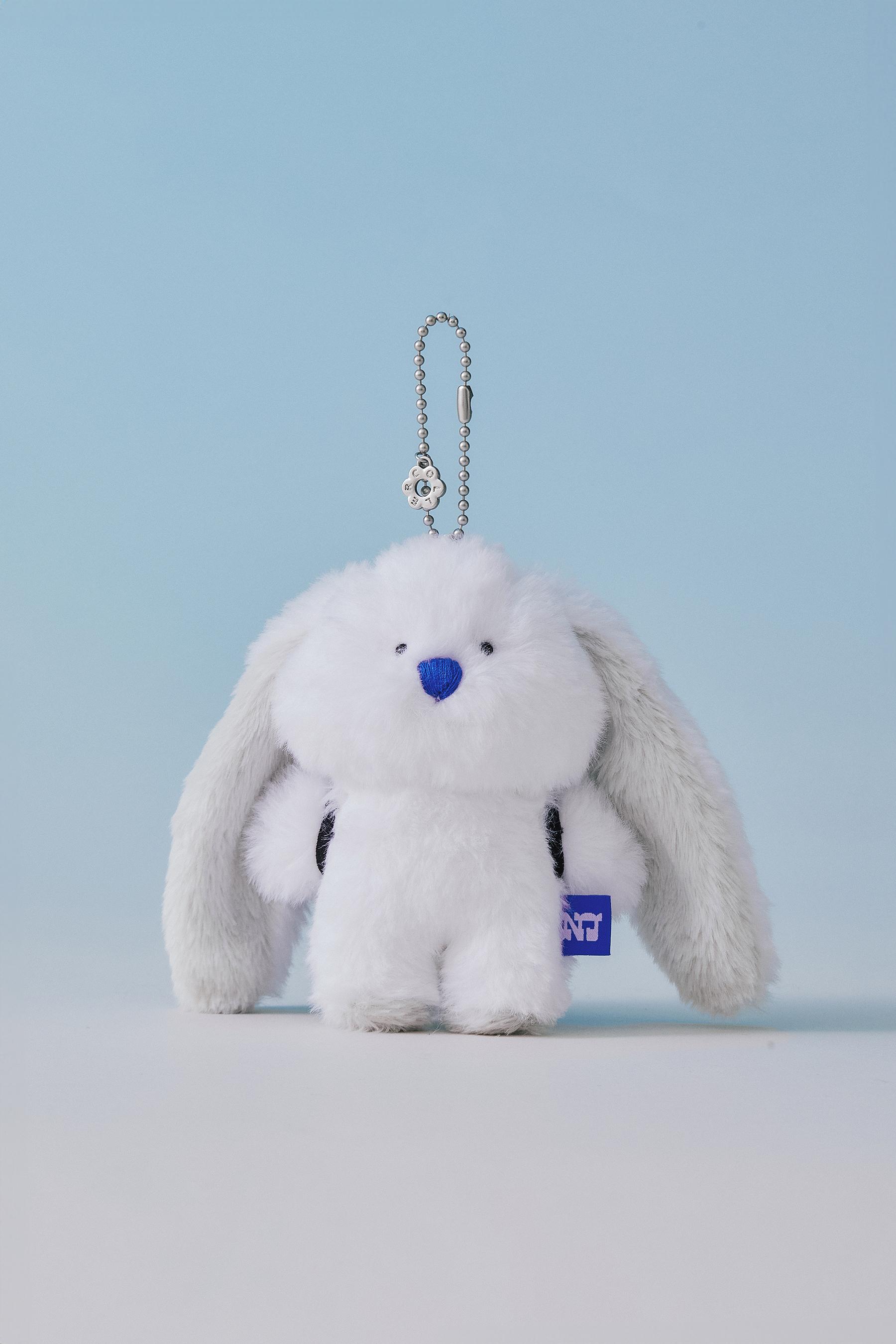 NJ X COLLER RABBIT 小兔毛公仔鎖匙扣 $209