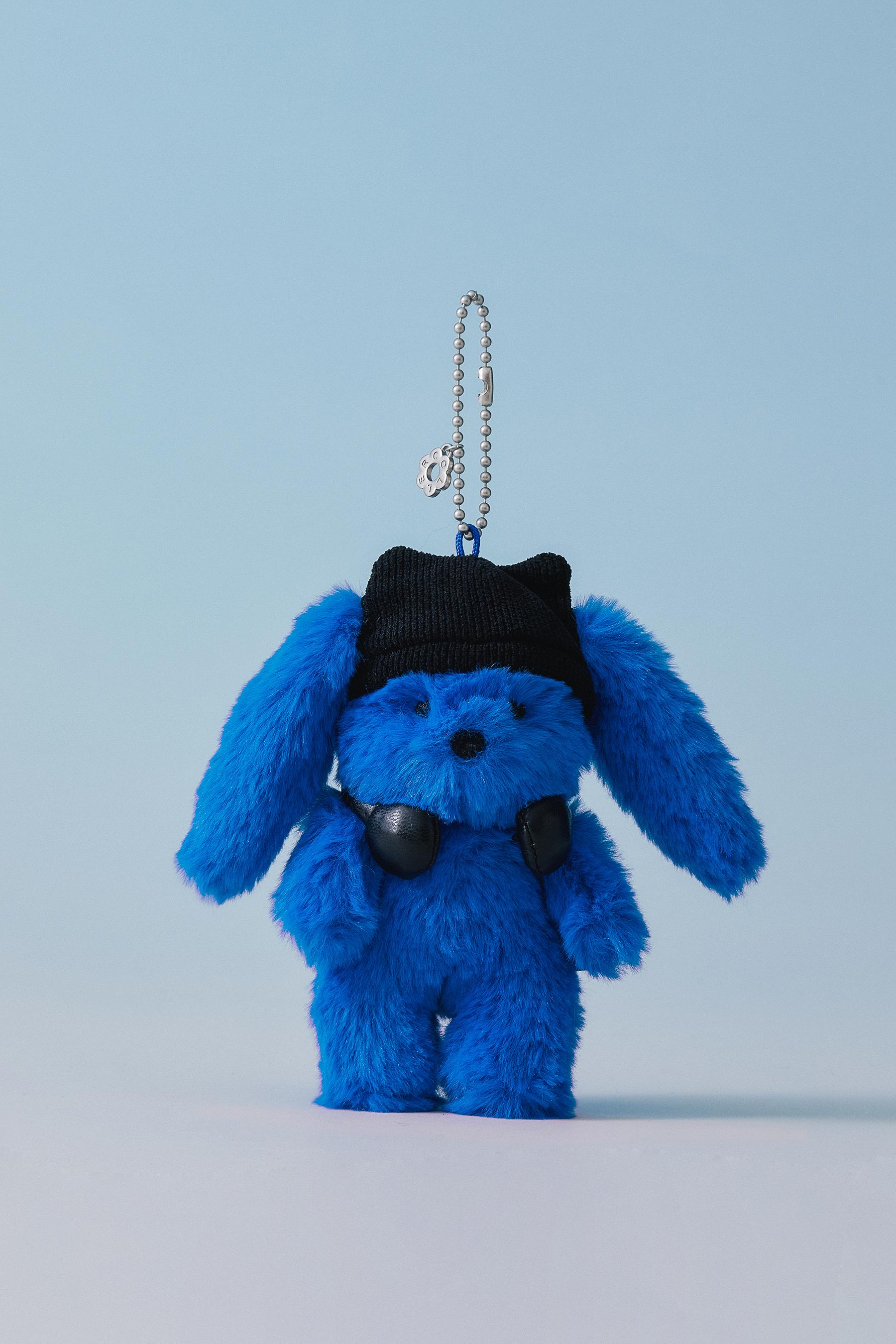 NJ X COLLER RABBIT 小兔毛公仔鎖匙扣 $209