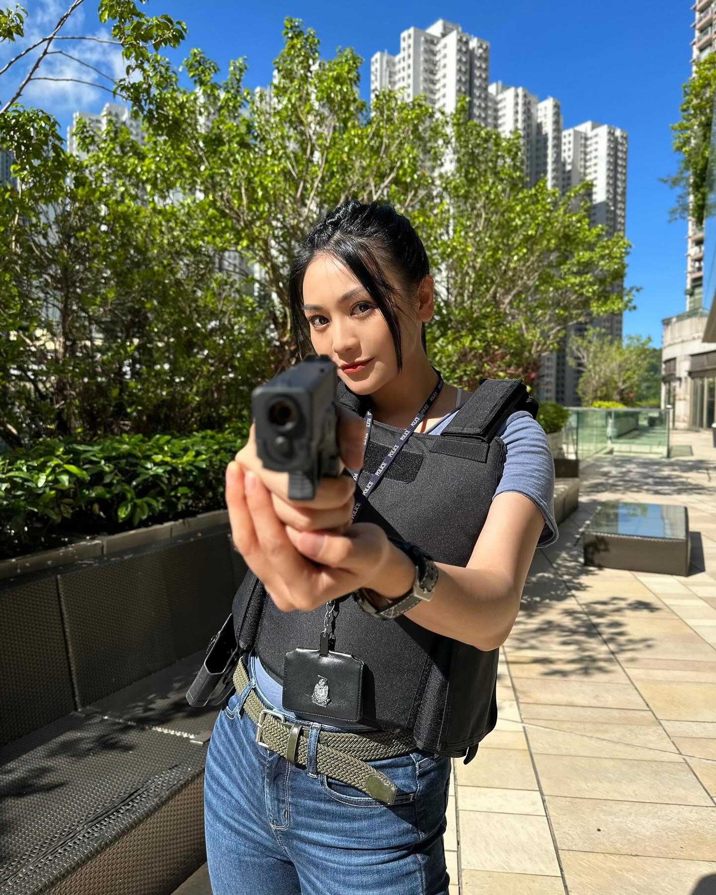 關嘉敏在《逆天奇案2》與陳展鵬等有對手戲。