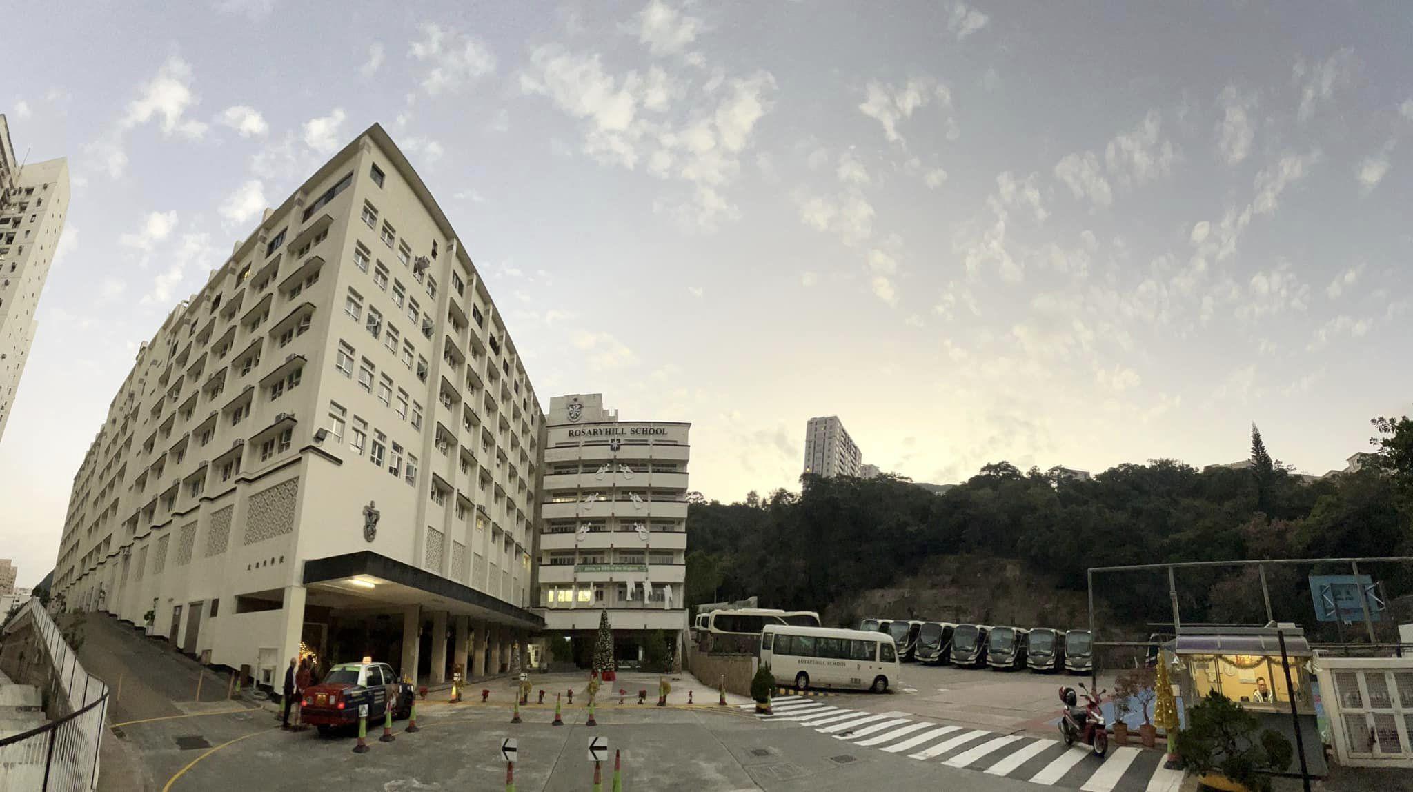 玫瑰崗舊生會原定於周日(7月14日)在母校禮堂舉行告別儀式,惟惟母校指近數周幾已開始在校舍各處進行不同的裝修工程,校監關注活動的風險和安全管理,包括提供購買保險證明,舊生會因未能夠在短時間做到所有要求,故最終宣布取消活動。(玫瑰崗舊生會FB)