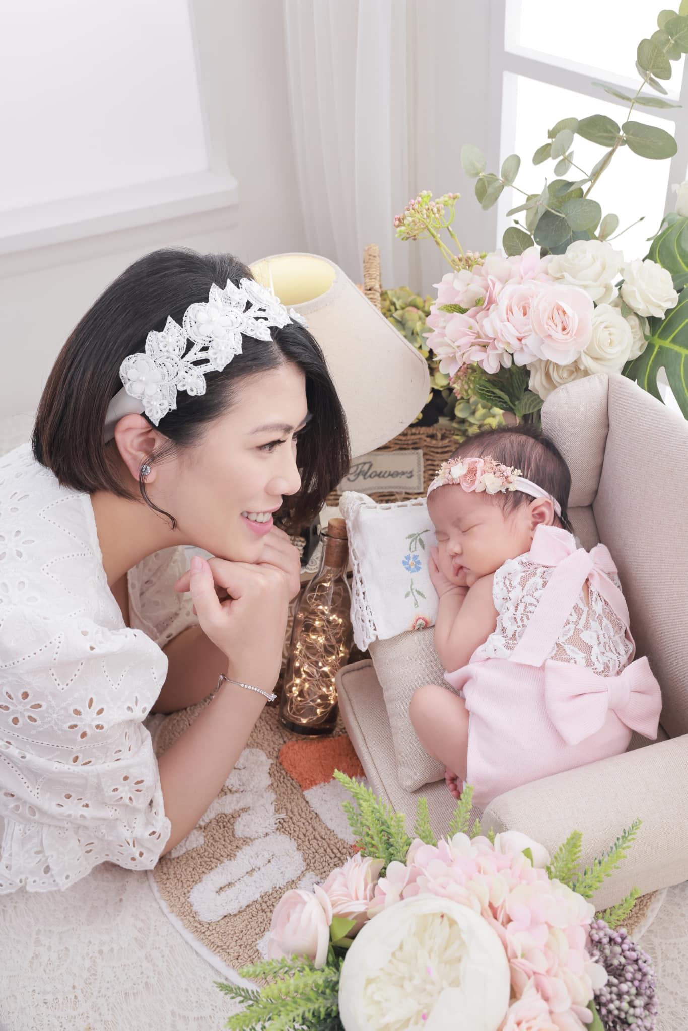 陳彥行分享BB初生照。