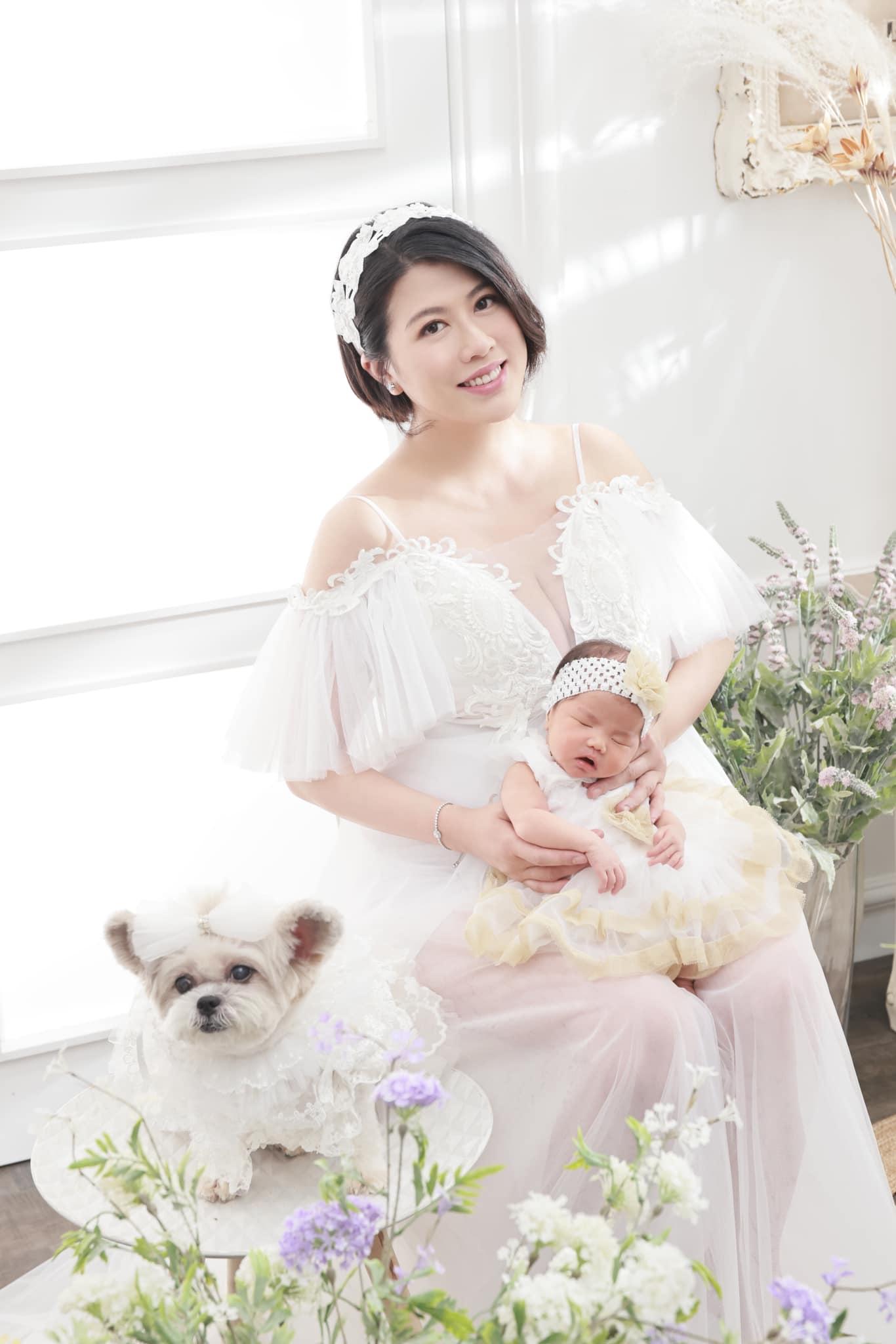 陳彥行分享BB初生照。