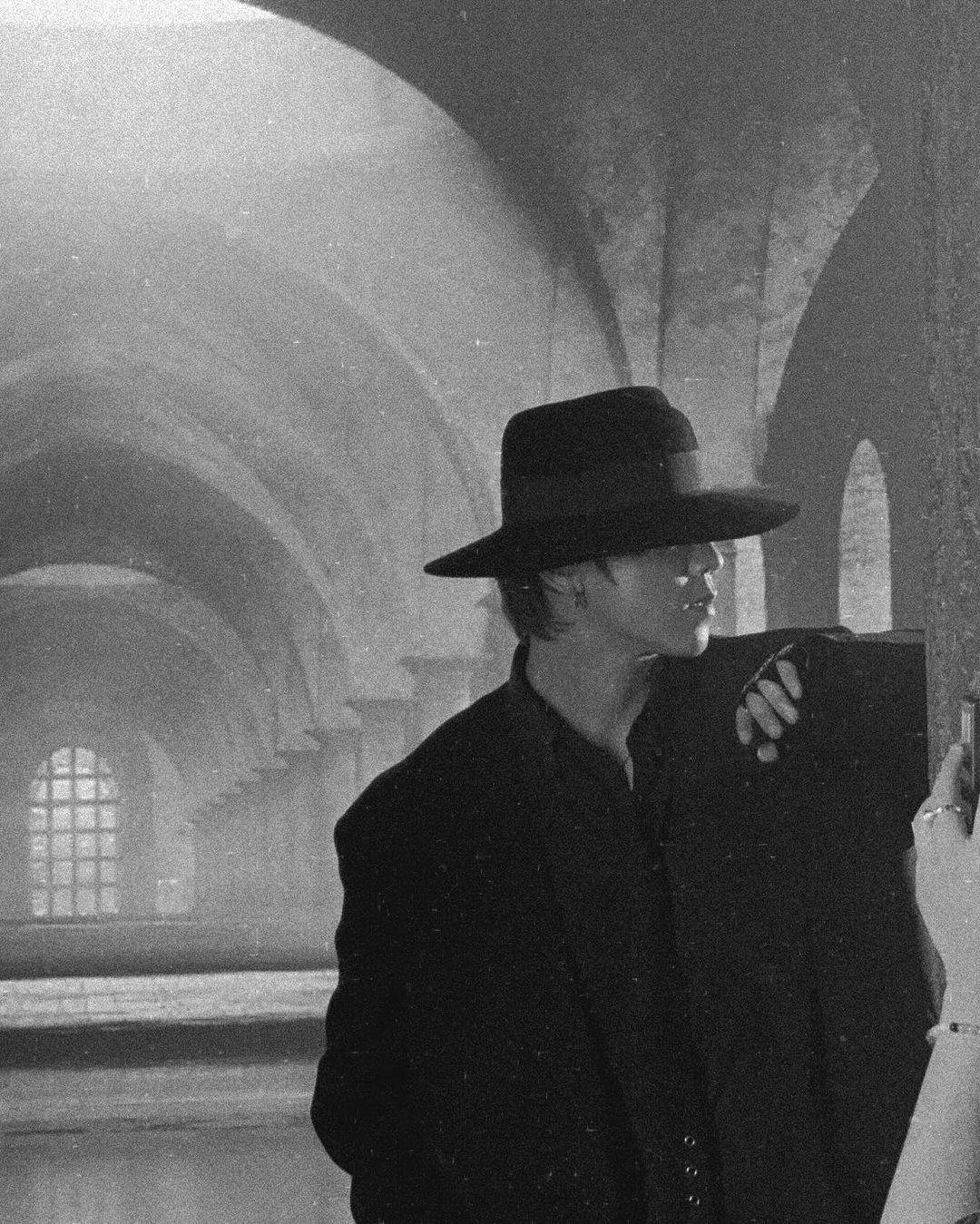 姜濤日前公布第16胎的拍攝花絮。